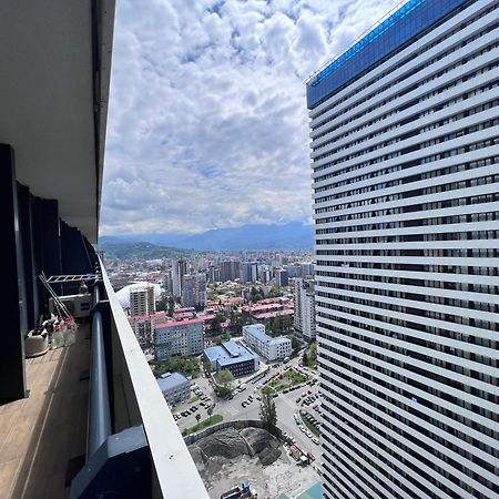 Cozy City Apartments In Orbi Batumi Esterno foto